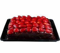 BOLO BROWNIE COM MORANGOS