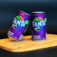 Fanta uva lata